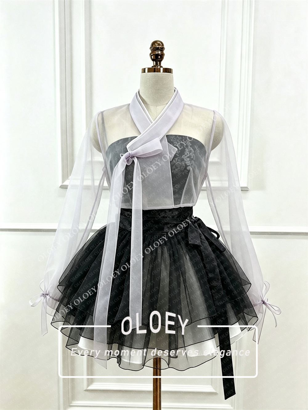OLOEY Modern Black Red Short C - огляд і ціна Modern Korean Lifestyle